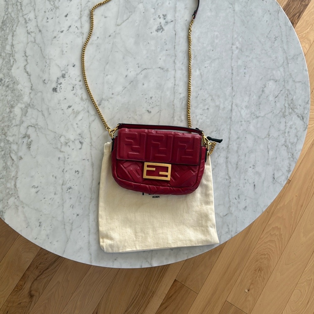 Fendi Baguette Mini Bag 
Red nappa leather bag with FF motif - Picture 13 of 13
